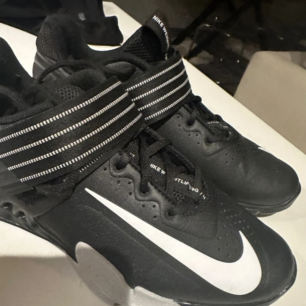 Nike Lifters Women’s 9.5 / Men’s 8 - Picture 6 of 16